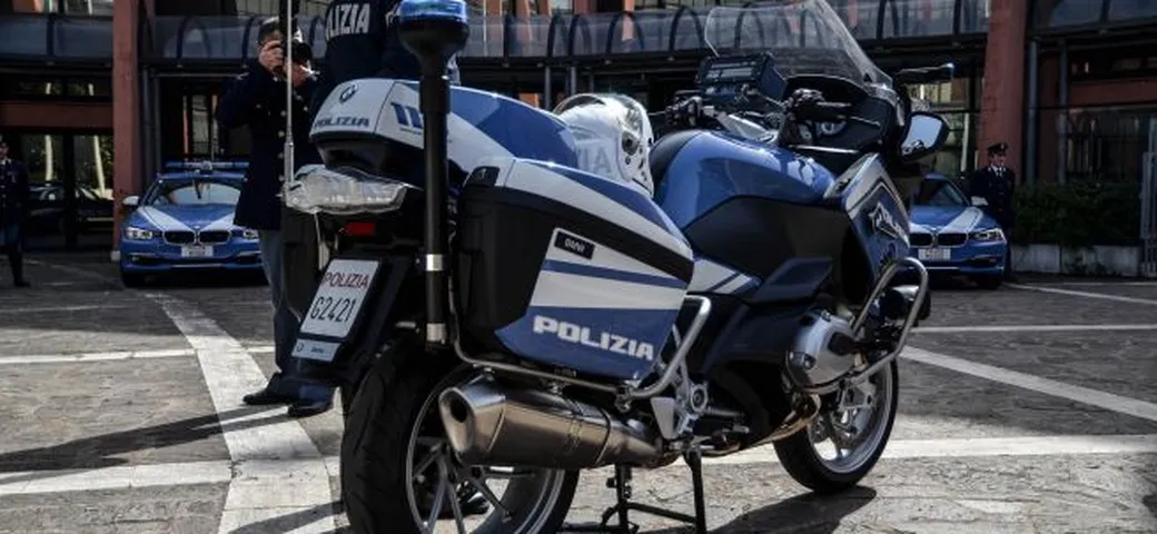 Targhe clonate: 7.000 € di multa e denuncia per un motociclista di Aosta