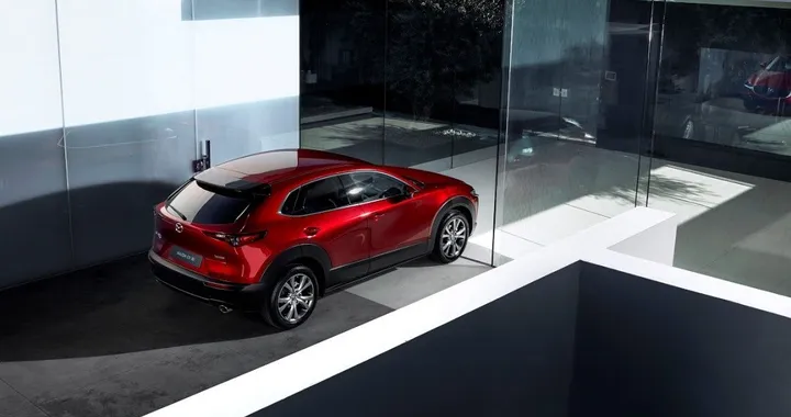 Mazda CX-30 2021: prezzi e nuovo motore e-SkyActiv X