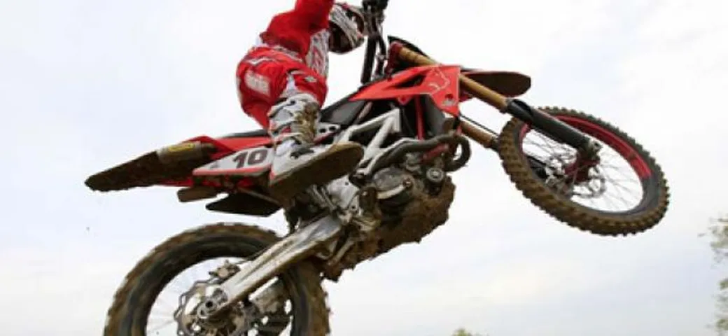 26°Airoh Starcross: Aprilia pronta al via