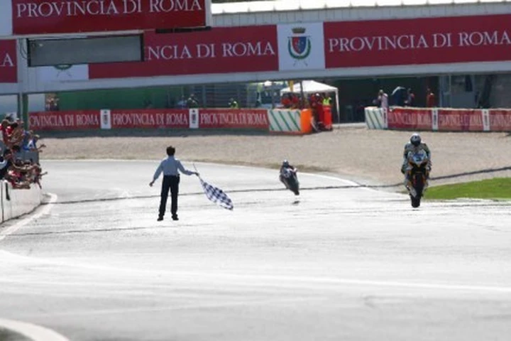 Un Biaggi da spettacolo sfiora la doppietta