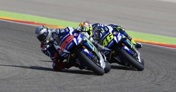 MotoGP, quanto vale la sfida Rossi-Lorenzo per la corona del “vice”?  Il secondo è il primo degli sconfitti. Ma…