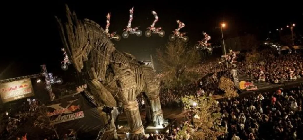 Red Bull X-Fighters Jams: in Turchia per saltare il Cavallo di Troia!
