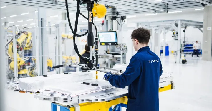 BMW e Rimac, batterie ad alta tensione per la nuova i7