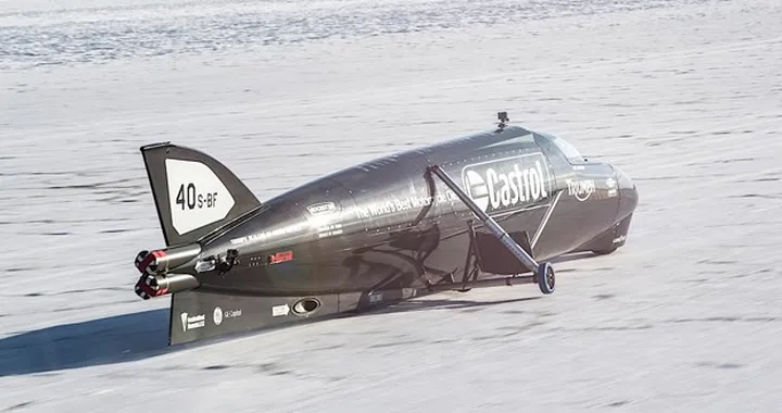 Triumph Castrol Rocket: 700 km/h per battere il record di velocità su due ruote