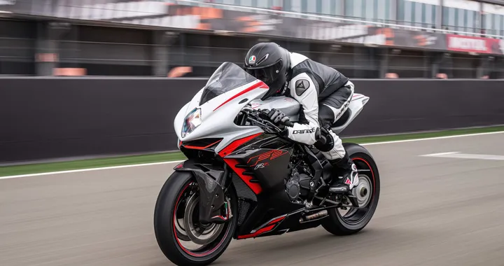 MV Agusta F3 RR, la punta di diamante della gamma si rinnova: caratteristiche tecniche e foto