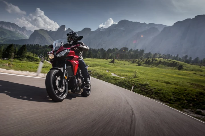 Yamaha Tracer 700: primo contatto