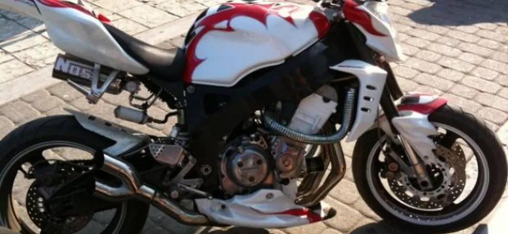 Foto del giorno: Tuning greco a tutto NOS