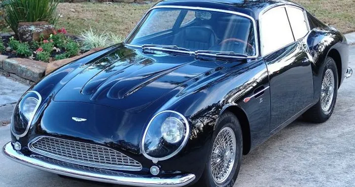 Aston Martin DB4 GT Zagato: in vendita su eBay un esemplare 'evoluto'