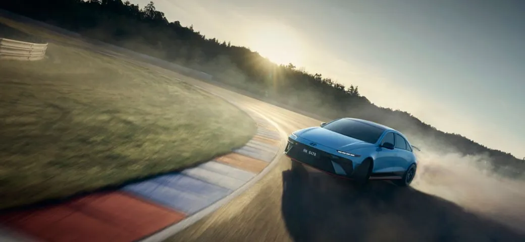 Hyundai IONIQ 6 N svelata a Goodwood