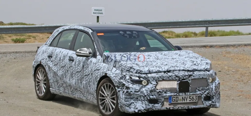 Mercedes Classe A: foto spia della nuova generazione