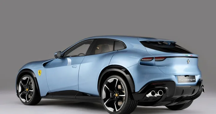Ferrari Purosangue in scala 1:8 su misura identica all'allestimento reale