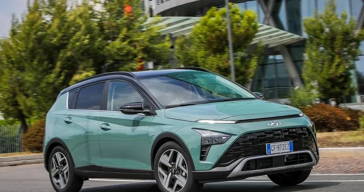 Hyundai Bayon: prezzi, allestimenti, motori, dimensioni