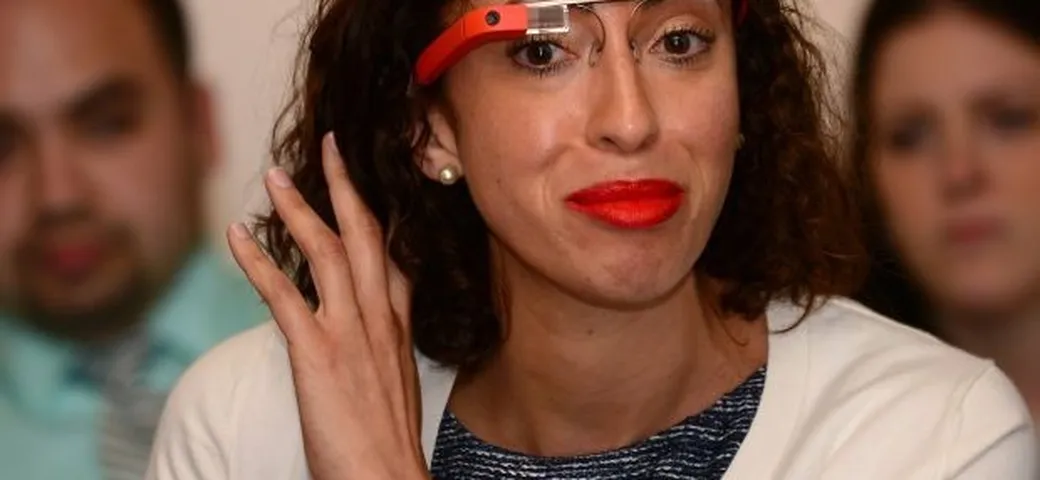 Guida con i Google Glass. La multa è giusta o meno?