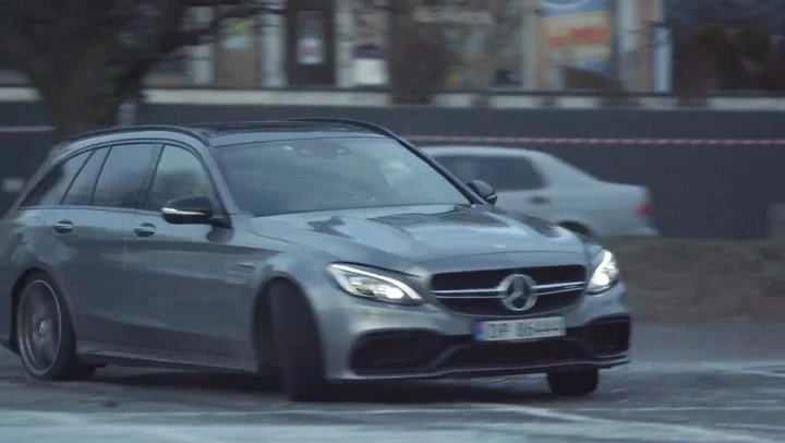 Lo scherzo di Petter Solberg con la Mercedes-AMG C 63