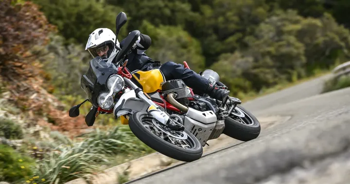 Moto Guzzi V85 TT: primo contatto