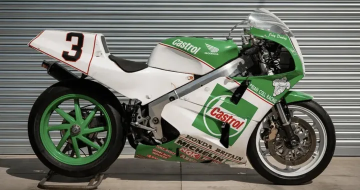 Honda RC30 all’asta: la superbike di Joey Dunlop vale una fortuna