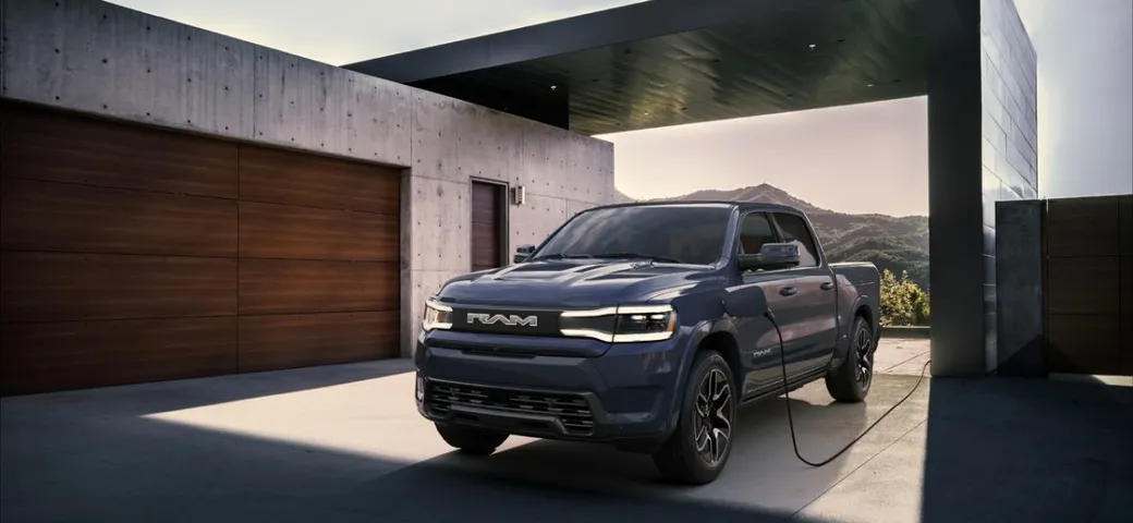 RAM 1500 REV: annullata la versione elettrica, all-in sull'ibrido