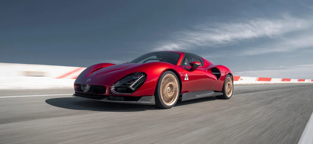 Alfa Romeo 33 Stradale messa al frusta per capire le sue performance reali