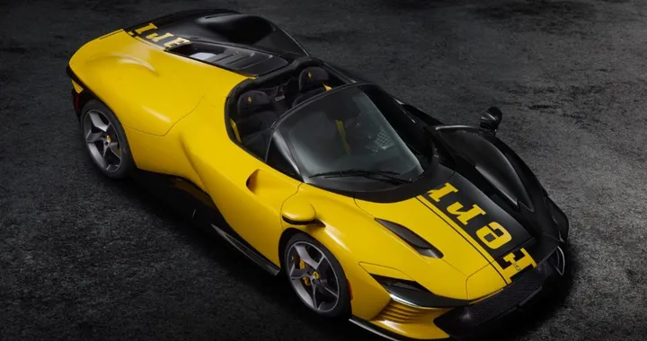 Ferrari Daytona SP3 Tailor Made, esemplare unico all'asta per beneficenza