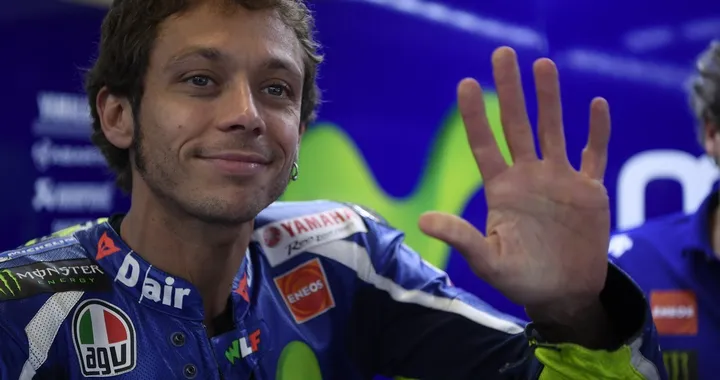 M.Tononi, singolo estivo "Me sube el pelo" dedicato a Valentino Rossi [Video]