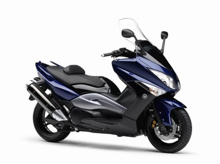 Wheeling con il T-Max 500
