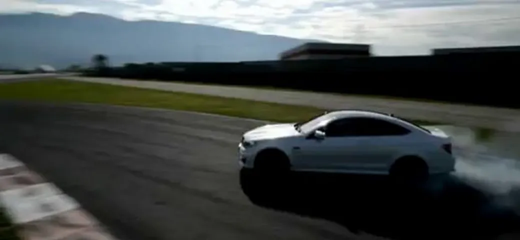 Mercedes C63 AMG Vs MV F3 675: la preview del confronto in pista