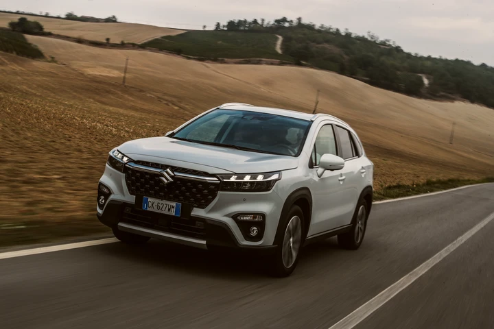Suzuki S-Cross Hybrid 140V: prezzo, prova, consumi