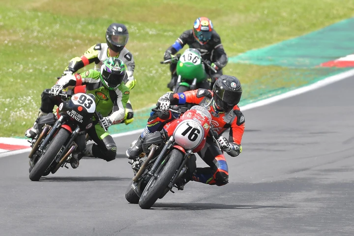 Moto Guzzi Fast Endurance, l'ultima tappa a Misano il 13 ottobre