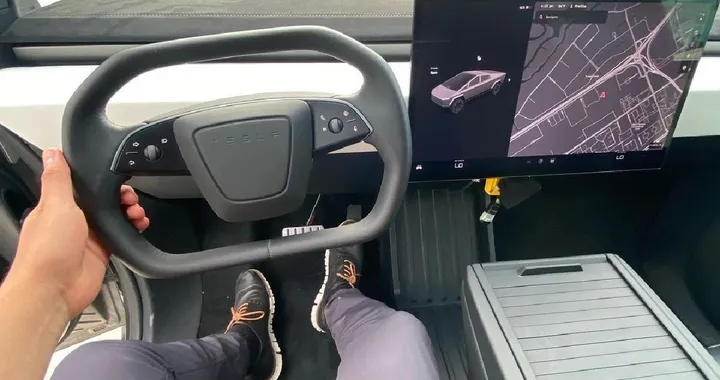 Tesla Cybertruck: nuovi dettagli su volante e interni
