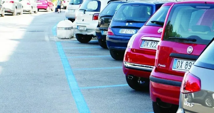 Piovono multe a Roma per auto ibride ed elettriche: come mai?