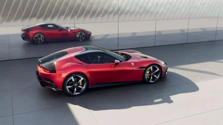 Ferrari, richiamo per la 12Cilindri negli USA: difformità nei vetri