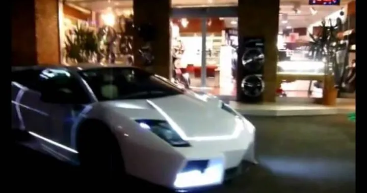 Video: anche la Lamborghini Murcielago è carica di LED!