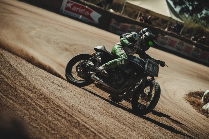 Royal Enfield presenta l'edizione Dust&Fun 2023