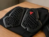 Dainese Pro-Armor Chest 2.0 in offerta: protezione top a un prezzo da non perdere