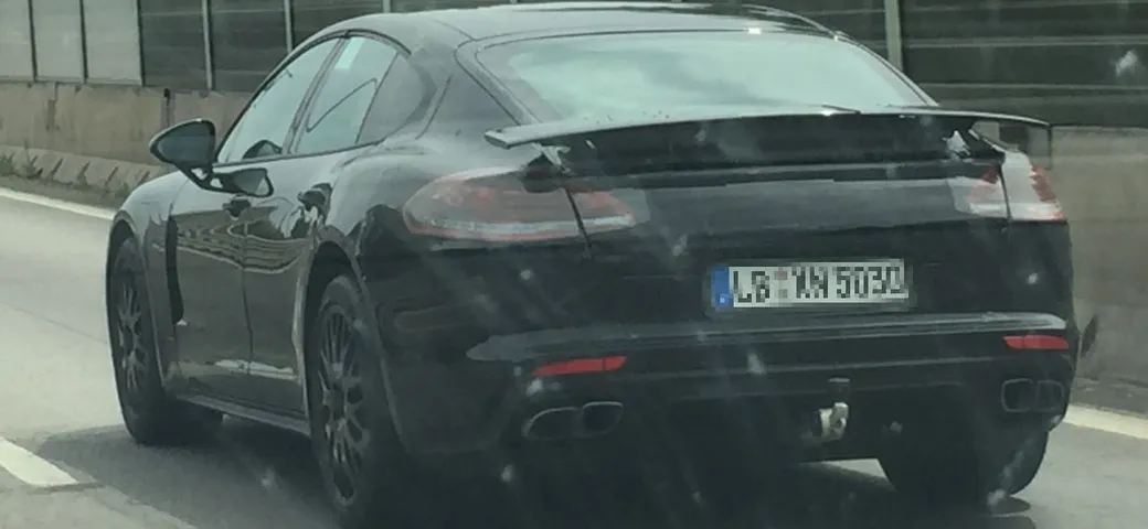 Porsche Panamera: le foto spia di un nostro lettore