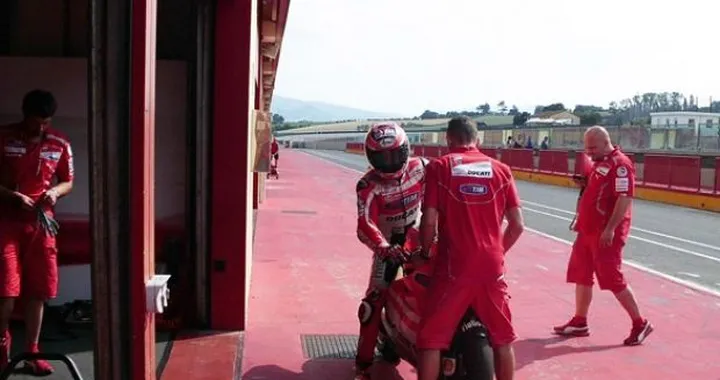 Valentino Rossi testerà solo domani la Ducati 2012