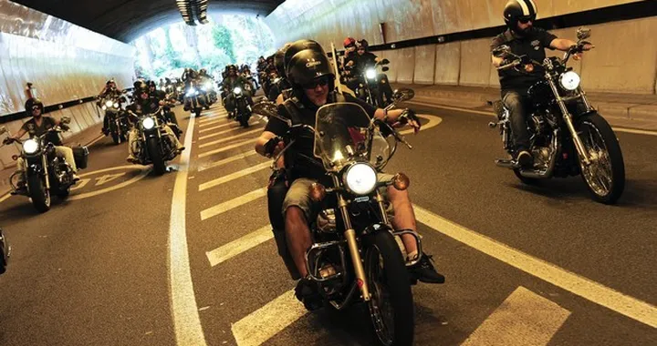 Mercato Marzo: gli scooter tornano in rosso, tenuta per le moto