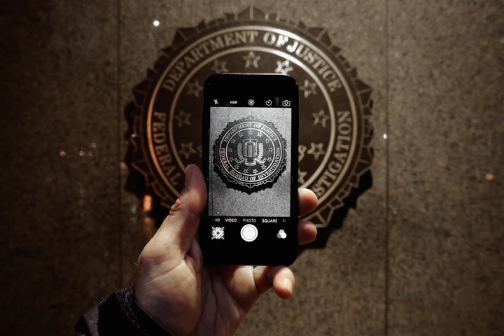 Auto connessa: l'FBI invita a non sottovalutare i rischi hacker
