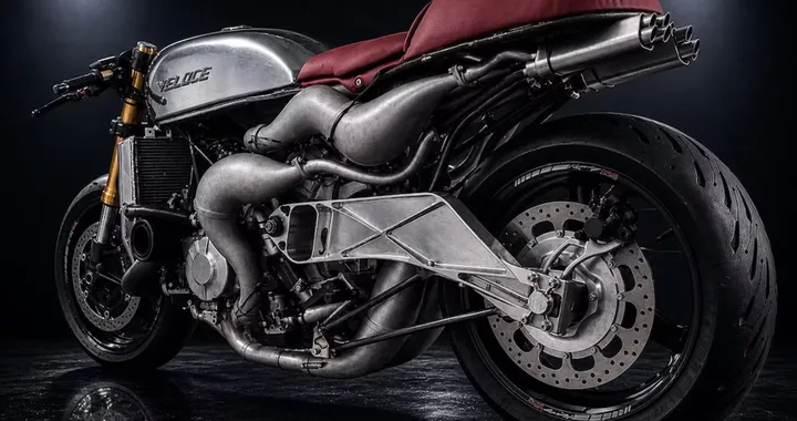 Aperion: la moto con V8 due tempi da 280 CV sfida ogni regola