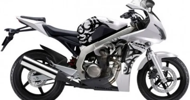 Honda progetta una piccola CBR250RR per il 2011?