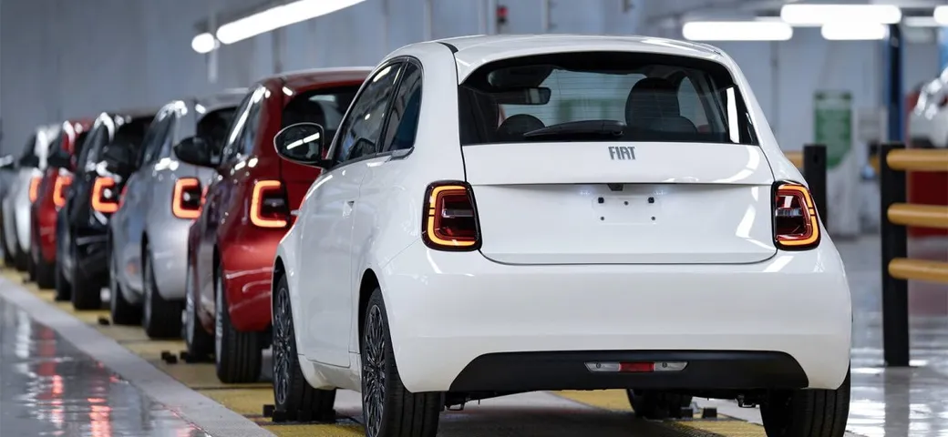 Fiat 500 Ibrida, primi esemplari in strada: le novità