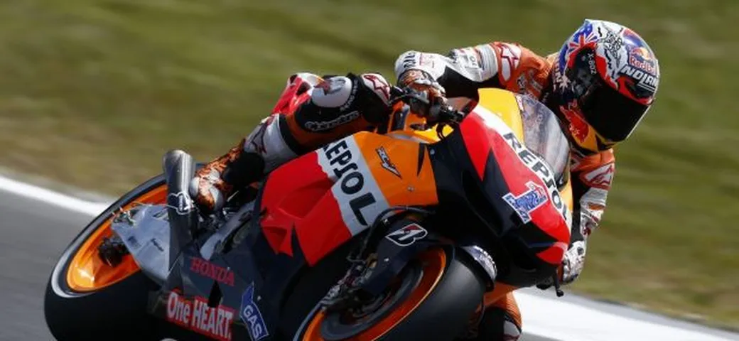 MotoGP Phillip Island, Stoner show! Lorenzo e Pedrosa si studiano. Rossi oltre il muro del pianto (gap di 2 secondi)