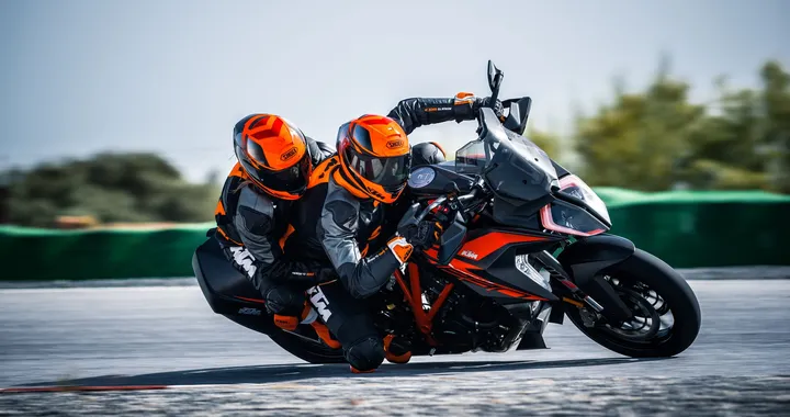 Intermot 2018: KTM rinnova 1290 Super Duke GT