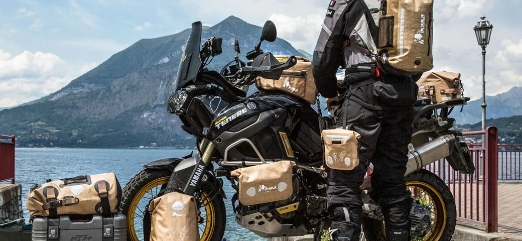 Amphibious: linea di accessori lifestyle Desert per moto