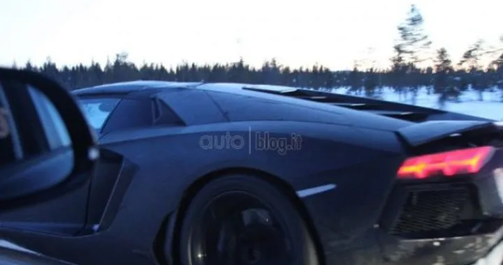 Foto spia Lamborghini Aventador LP700-4 Roadster