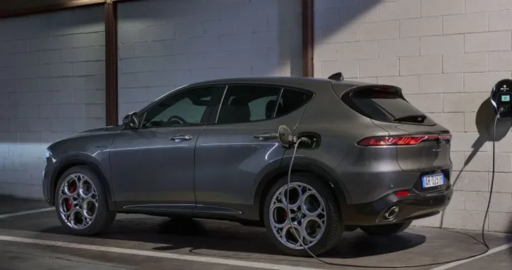 Alfa Romeo Tonale Plug-in Hybrid Q4: manca poco al debutto