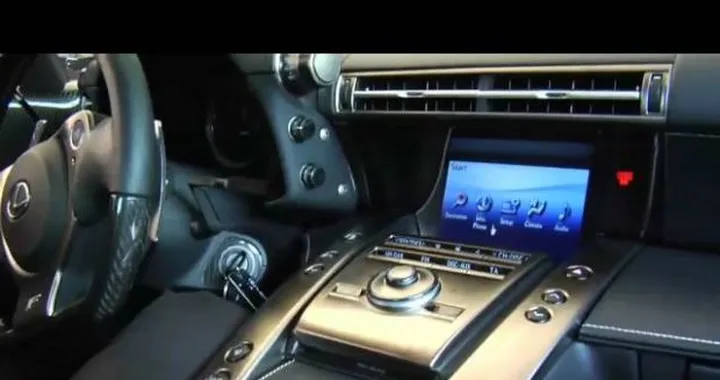 Video: i dettagli degli interni della Lexus LFA