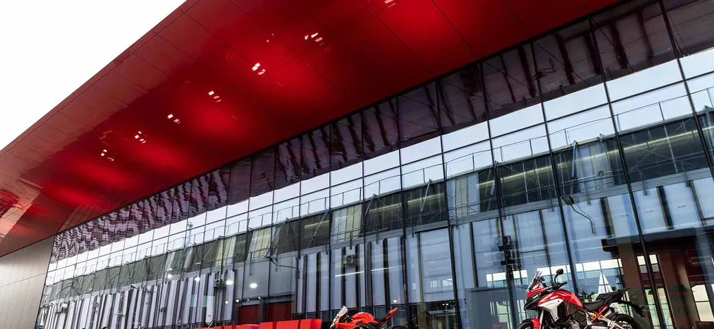 Ducati inaugura l'edificio Finitura e Delibera Estetica