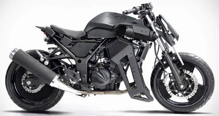 Brasse 31BLK: una Kawasaki Ninja 250 dallo spazio [video]