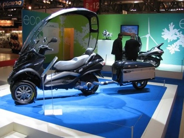 Eicma 07: Piaggio Mp3 Roof e Wagon